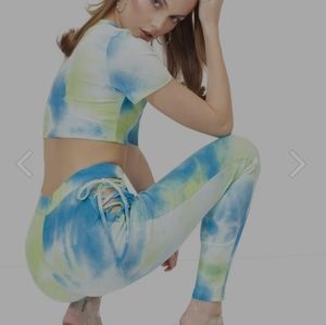Dolls Kill:Keep It Groovy Tie Dye Leggings Set. BLUE and Green. Size : Small